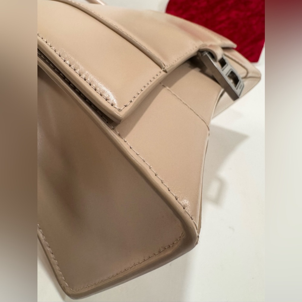 BALENCIAGA Hourglass Small Handbag in beige shiny box calfskin Bag - Picture 13 of 16